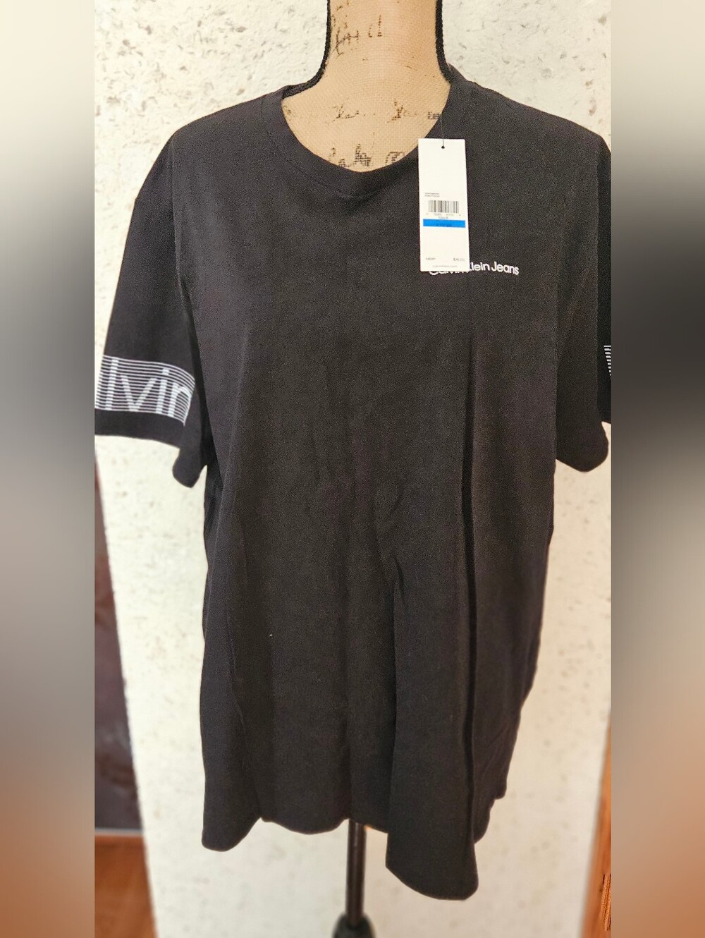 Brand New Calvin Klein Black Short Sleeve Logo Tee